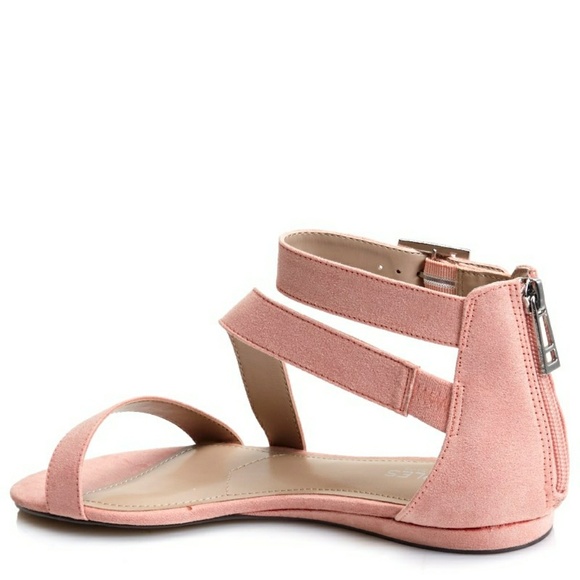 Last one🏃🏽♀️ Sz 9 CHARLES DAVID Sandals - Picture 2 of 3